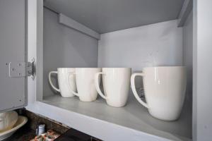 Fotografie z fotogalerie ubytování Darling 2 bedroom 1 bathroom Highland Park Home with Jacuzzi and View v Los Angeles