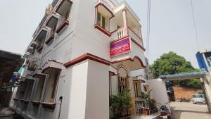 Budova, kde se hostel nachází + 4 fotografie