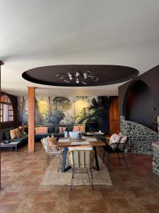 Χώρος καθιστικού στο Private Wellness Home Sauna, Jacuzzi &Cold Plunge