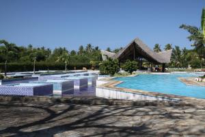 Bazén v ubytování Fabulous Beach Apartment nebo v jeho okolí