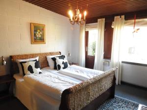 Ένα ή περισσότερα κρεβάτια σε δωμάτιο στο 2-person room in a hotel in Tranekær