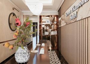 Ο χώρος του λόμπι ή της ρεσεψιόν στο Hanoi Hostel & Rooftop Bar