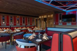 Posezení v ubytování Pride Elite Chhatrapati Sambhaji Nagar + 74 fotografií