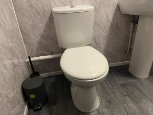 Ένα μπάνιο στο Shelton Guest House