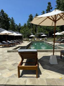 Bazén v ubytování Bobocha Tangkoko Nature Resort nebo v jeho okolí