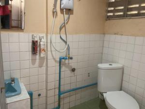 Koupelna v ubytování Go Gear Travel & Bungalow + 111 fotografií