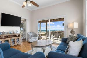 TV a/nebo společenská místnost v ubytování Sunflower Mama