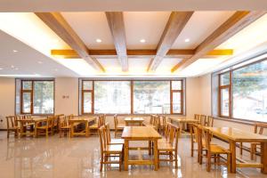 Εστιατόριο ή άλλο μέρος για φαγητό στο Xuegu Xuefu Lai Inn