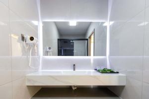 Ένα μπάνιο στο Xuegu Xuefu Lai Inn +46 φωτογραφίες