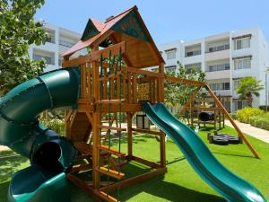 Sân chơi trẻ em tại Bonito Depa Cerca de la Playa