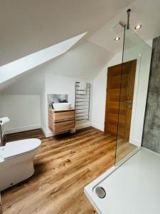 Ένα μπάνιο στο Melantee View