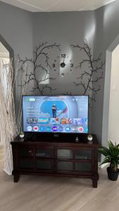 TV a/nebo společenská místnost v ubytování Cozy Home in Swan River