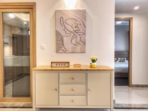 Ένα μπάνιο στο R&F Princess Cove 2BR Singapore CIQ Malls Nearby