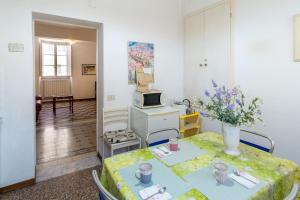 Μια τηλεόραση ή/και κέντρο ψυχαγωγίας στο La chiave del tempo