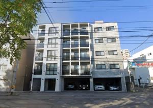 Το κτήριο όπου στεγάζεται  το διαμέρισμα +27 φωτογραφίες