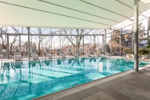 The swimming pool at or close to Hotel Heubad