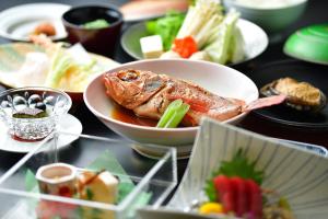 Jídlo v ryokanu nebo okolí