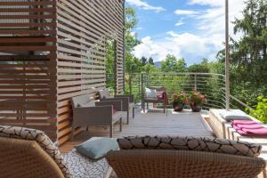 A seating area at Hotel Heubad