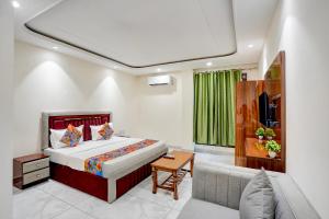 Gallery image of FabHotel The Royal Kishan Complex in Noida