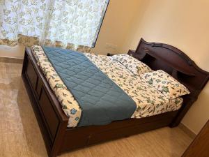 Ένα ή περισσότερα κρεβάτια σε δωμάτιο στο 3bhk duplex designed villa +30 φωτογραφίες