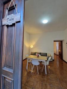 Φωτογραφία από το άλμπουμ του Daisy, cozy apartment in como στο Κόμο