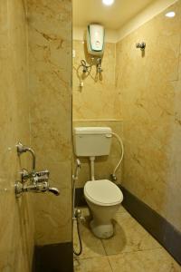 Ένα μπάνιο στο Hotel Airport Palace