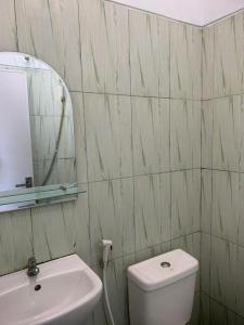 Koupelna v ubytování NamRoom At Pulomas