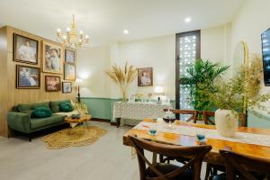 Χώρος καθιστικού στο Sabi Home Tay Ho Hanoi