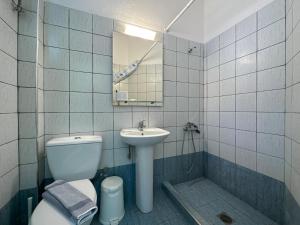 Koupelna v ubytování Mavridis Studios