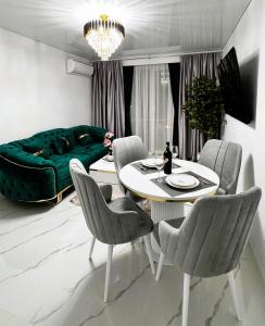 Χώρος καθιστικού στο Ultracentral Piata Victoriei 50- City Center View