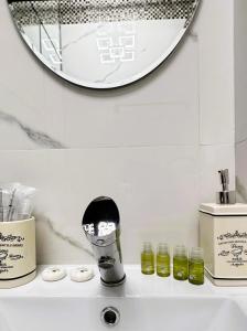 Φωτογραφία από το άλμπουμ του Ultracentral Piata Victoriei 50- City Center View στο Πλοέστι