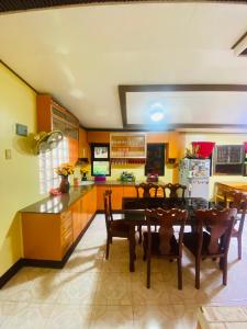 Kuchyň nebo kuchyňský kout v ubytování Namasté Olango Guest House