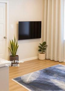 Sjónvarps- og/eða afþreyingartæki á Modern 2BHK, Near Thamel & Swayambhu