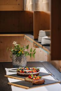 Đồ ăn tại/gần khách sạn +62 ảnh