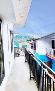 une vue depuis le balcon d'un immeuble dans l'établissement Aurora villa Dieng, à Diyeng 6 autres photos