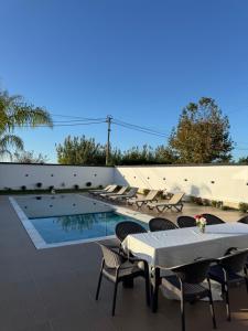 Πισίνα στο ή κοντά στο Mia Villa