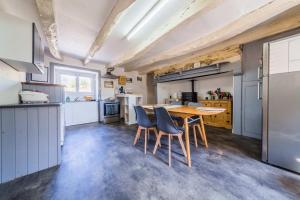 Η κουζίνα ή μικρή κουζίνα στο Villa Pradotte