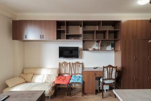 TV a/nebo společenská místnost v ubytování Wehost Cozy and Comfortable Studio