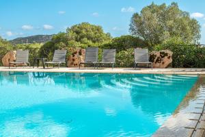 Bazén v ubytování Sarda Bella Private Pool nebo v jeho okolí