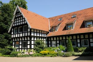 Ein Garten an der Unterkunft VILA VITA Burghotel Dinklage