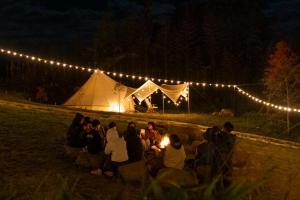 Επισκέπτες που μένουν στο BASECAMP森林基地 I Glamping豪華露營-海拔820 雲海山嵐星空