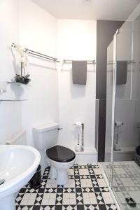 Vannituba majutusasutuses Finest Retreats - Olive Tree