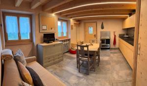 Istumisnurk majutusasutuses Agriturismo Mondolegro - Chiesa in Valmalenco