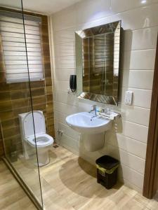 Gallery image of Blue Orange Hotel and Towers - Onipanu, Lagos in Ikorodu +7 photos