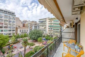 Balkón nebo terasa v ubytování h2h COREhome, smART apt in Piraeus heart