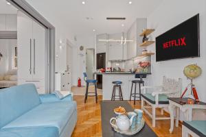 Posezení v ubytování h2h COREhome, smART apt in Piraeus heart