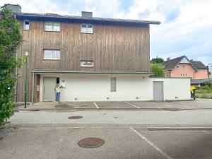 Το κτήριο όπου στεγάζεται  το διαμέρισμα