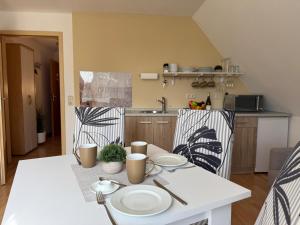 Kuchyň nebo kuchyňský kout v ubytování Pension Hirschburg Apartment 4 - Dierhagen