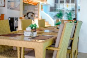 Posezení v ubytování Montani Beach Resort Puerto Galera powered by Cocotel