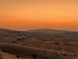 里瓦Liwa Nights ليالي ليوا的日落时分欣赏沙漠美景